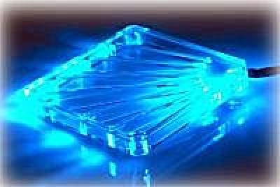 Crystal_LED_Lueftergitter_Plexiglas_beleuchtet_80mm_blau_Luefter_Design_Fan_Led_Modding_Case_Mod_